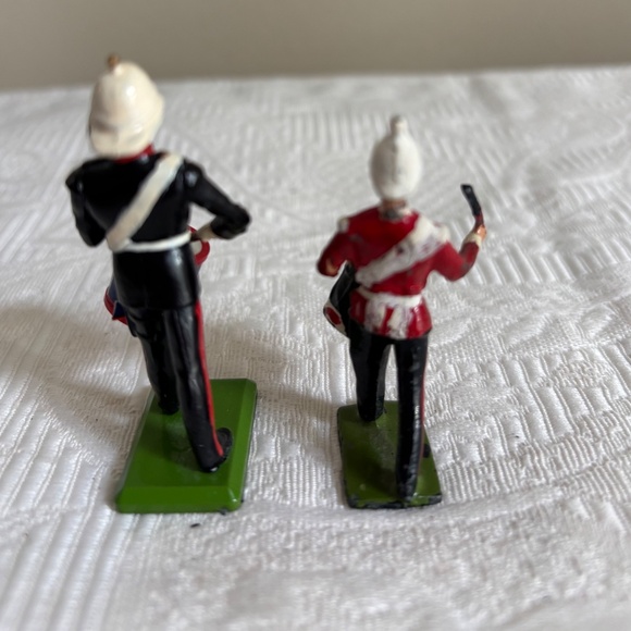 Two Lead Soldiers Marching Band Drummers - Picture 2 of 3
